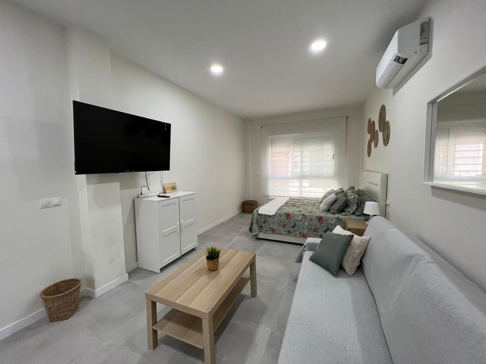 Centro Estudio Trinidad Malaga 3 Ngoại thất bức ảnh