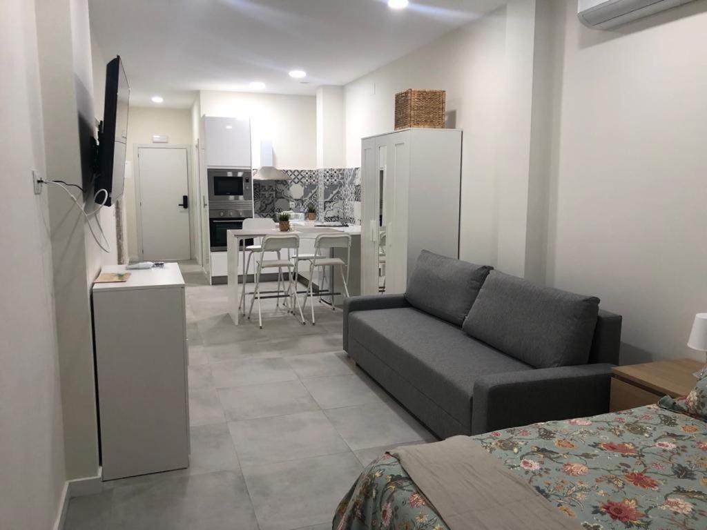 Centro Estudio Trinidad Malaga 3 Ngoại thất bức ảnh